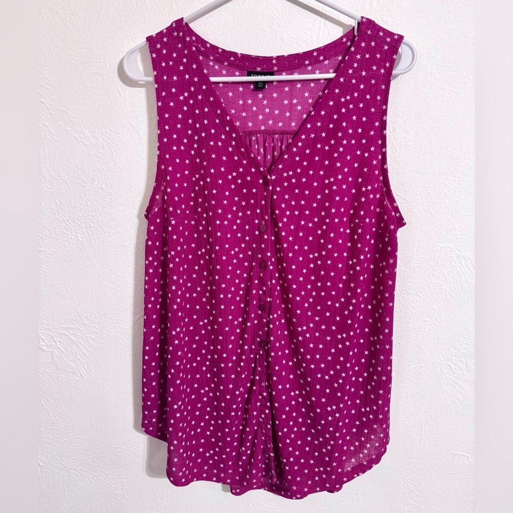 Torrid magenta pink star print sleeveless button up top, size 00